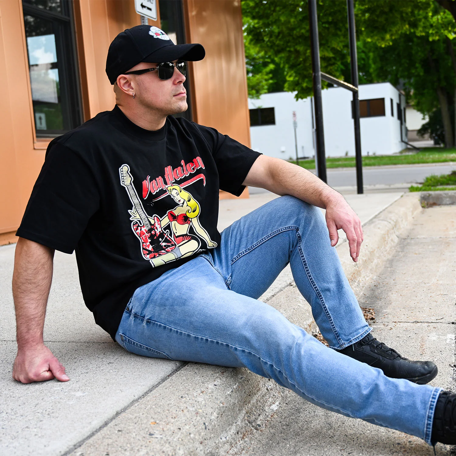 Van Halen Running With The Devil Oversized Boxy Tee Vintage T-shirt - Image 3